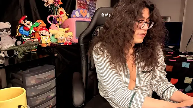 Snapshot of ShinyCherub chatting on October 2025 10:25:02 PM ShinyCherub online show from October 2025 10:25:02 PM