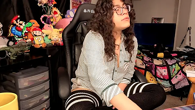 Snapshot of ShinyCherub chatting on October 2025 12:24:02 AM ShinyCherub online show from October 2025 12:24:02 AM