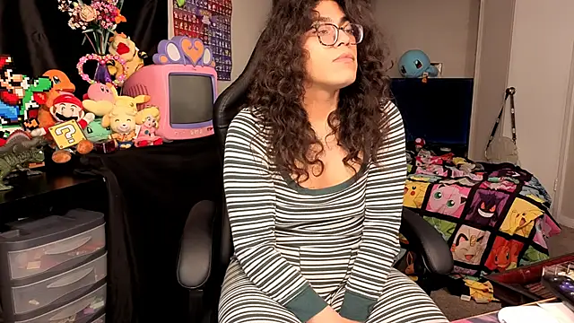 Snapshot of ShinyCherub chatting on November 2025 01:16:02 AM ShinyCherub online show from November 2025 01:16:02 AM