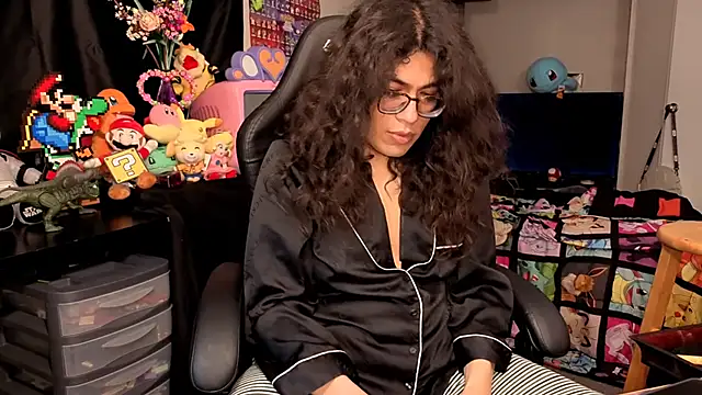 Snapshot of ShinyCherub chatting on November 2025 05:12:02 PM ShinyCherub online show from November 2025 05:12:02 PM