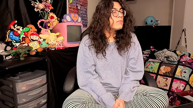 Snapshot of ShinyCherub chatting on November 2025 11:43:02 AM ShinyCherub online show from November 2025 11:43:02 AM