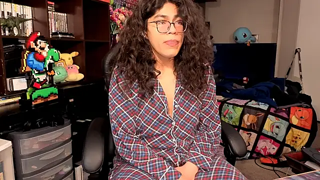 Snapshot of ShinyCherub chatting on November 2025 01:06:02 AM ShinyCherub online show from November 2025 01:06:02 AM