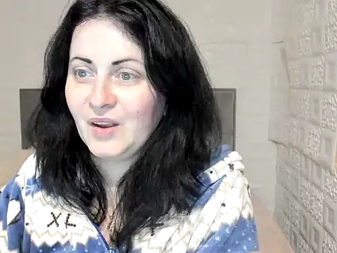 Lillian2 online show from March 2025 04:41:01 AM