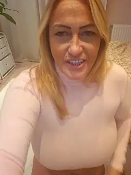 Snapshot of Isabellaa04 chatting on October 2025 08:54:02 PM Isabellaa04 online show from October 2025 08:54:02 PM