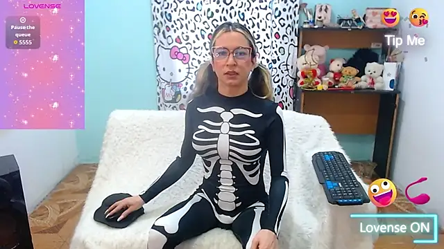 Snapshot of heidy_sweetts chatting on October 2025 11:16:01 AM heidy sweetts online show from October 2025 11:16:01 AM