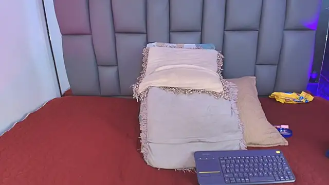  MiaBrown  online show from October 2025 12:11:01 PM