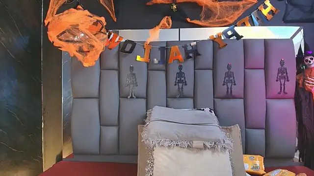  MiaBrown  online show from October 2025 12:05:02 PM