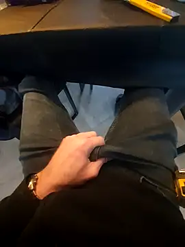 jk1981jk online show from February 2025 08:35:01 AM