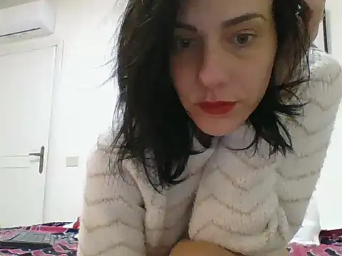 Emyly83 online show from December 2024 08:15:01 PM