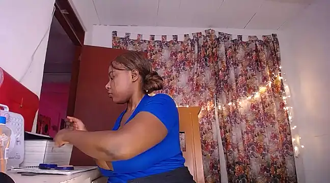 yselahot online show from February 2025 01:44:01 PM