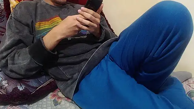 Snapshot of Alexdelarge323 chatting on January 2025 11:24:01 AM Alexdelarge323 online show from January 2025 11:24:01 AM