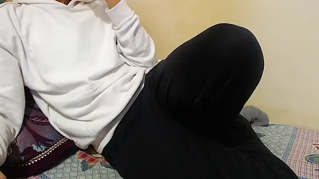 Snapshot of Alexdelarge323 chatting on January 2025 11:23:02 AM Alexdelarge323 online show from January 2025 11:23:02 AM