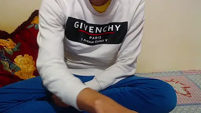 Snapshot of Alexdelarge323 chatting on January 2025 07:35:01 PM Alexdelarge323 online show from January 2025 07:35:01 PM