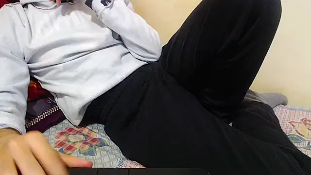 Snapshot of Alexdelarge323 chatting on February 2025 10:37:02 AM Alexdelarge323 online show from February 2025 10:37:02 AM