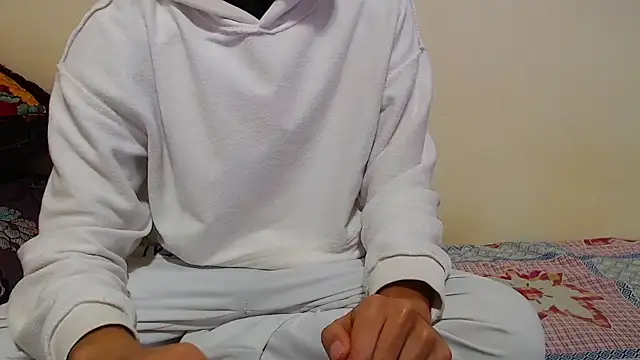 Snapshot of Alexdelarge323 chatting on February 2025 09:44:01 AM Alexdelarge323 online show from February 2025 09:44:01 AM