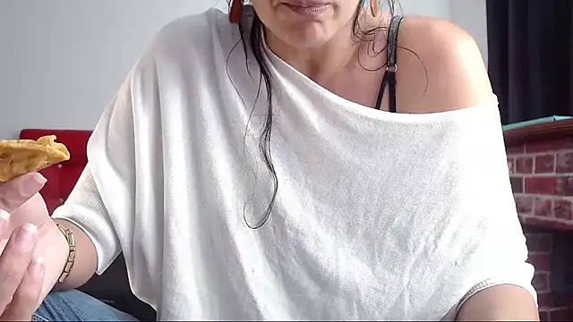 Lucynaugthyy online show from February 2025 08:13:02 PM