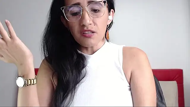 Lucynaugthyy online show from February 2025 04:10:01 PM