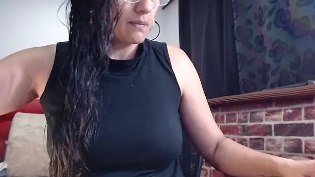Lucynaugthyy online show from September 2025 12:05:02 PM