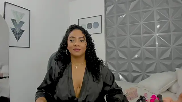 Tanisha  campbell online show from September 2025 12:43:02 PM