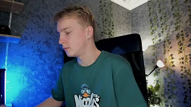 Snapshot of AlexxSweet chatting on October 2025 06:34:01 AM AlexxSweet online show from October 2025 06:34:01 AM