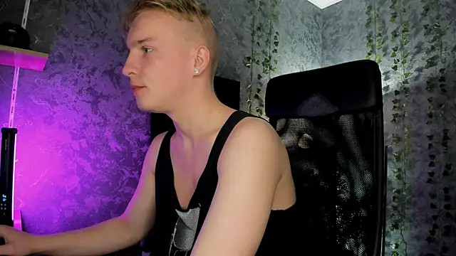 Snapshot of AlexxSweet chatting on October 2025 06:54:01 AM AlexxSweet online show from October 2025 06:54:01 AM