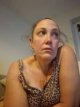 Snapshot of Wisie_Cutie chatting on November 2025 10:53:02 PM Wisie Cutie online show from November 2025 10:53:02 PM