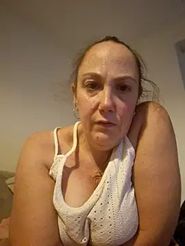 Snapshot of Wisie_Cutie chatting on November 2025 10:10:02 PM Wisie Cutie online show from November 2025 10:10:02 PM