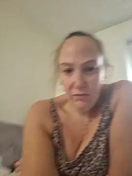 Snapshot of Wisie_Cutie chatting on November 2025 01:07:02 PM Wisie Cutie online show from November 2025 01:07:02 PM