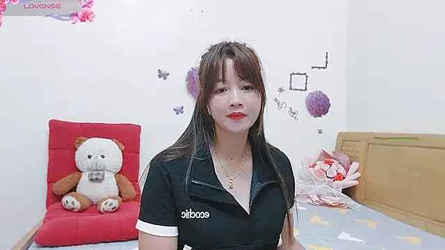 Holygirlsweet777 online show from November 2025 01:27:01 AM