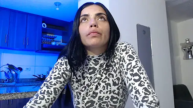 i am nina  online show from December 2024 05:50:01 AM
