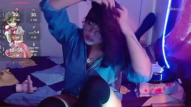 violetagrey  online show from November 2025 05:12:01 PM