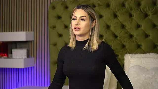 TiffanyMaze online show from September 2025 06:07:02 AM