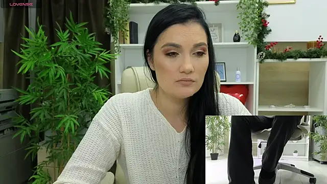 SelineSole online show from December 2024 04:53:02 PM