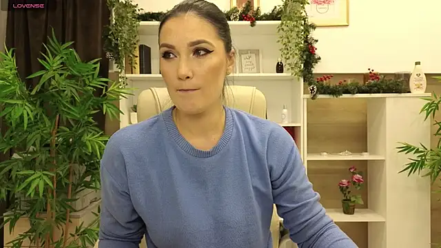 SelineSole online show from December 2024 04:53:02 PM