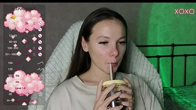 lil luna x online show from December 2024 05:24:01 PM