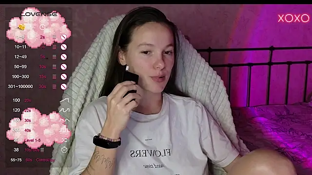 lil luna x online show from December 2024 08:38:02 PM