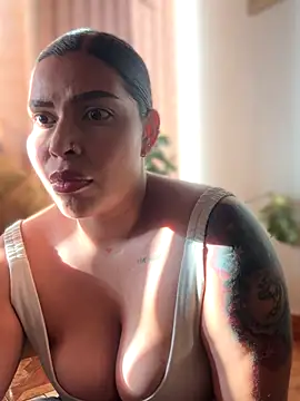 GigiiStone online show from November 2025 09:42:02 PM