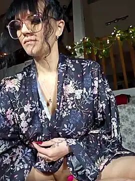 anyalikestosuck online show from December 2024 02:00:02 PM