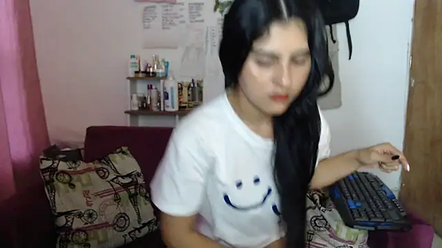 Snapshot of Nathacha chatting on February 2025 11:02:01 PM Nathacha online show from February 2025 11:02:01 PM