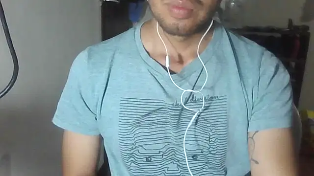 Snapshot of neoandblue23 chatting on November 2025 02:06:01 AM neoandblue23 online show from November 2025 02:06:01 AM