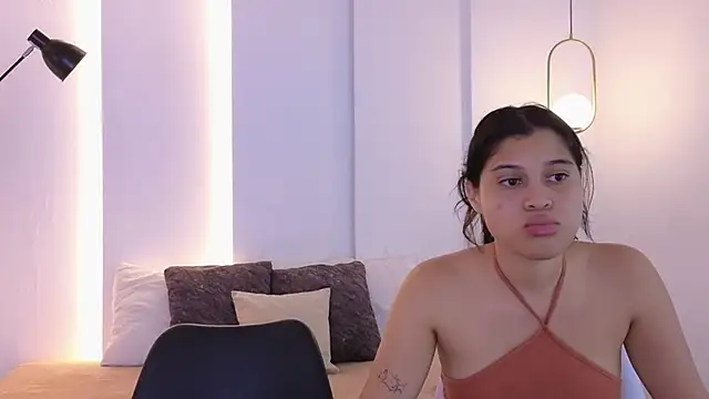 Snapshot of hot_little_bunny chatting on November 2025 09:14:02 PM hot little bunny online show from November 2025 09:14:02 PM