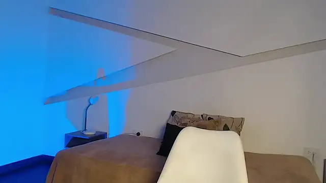 Snapshot of hot_little_bunny chatting on November 2025 08:58:02 PM hot little bunny online show from November 2025 08:58:02 PM