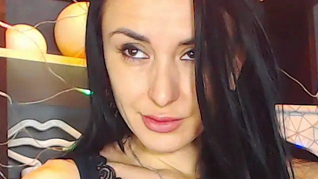 Snapshot of Siaconna chatting on December 2024 06:45:01 AM Siaconna online show from December 2024 06:45:01 AM