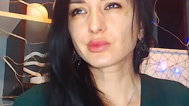 Snapshot of Siaconna chatting on December 2024 07:22:02 AM Siaconna online show from December 2024 07:22:02 AM