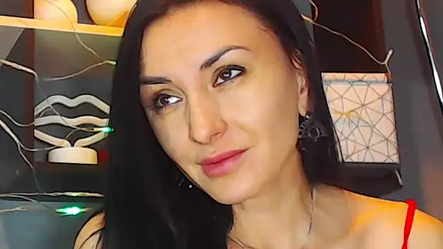 Snapshot of Siaconna chatting on December 2024 05:48:01 AM Siaconna online show from December 2024 05:48:01 AM