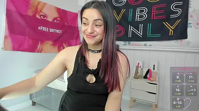 LovelyAzucena online show from December 2024 03:58:01 PM