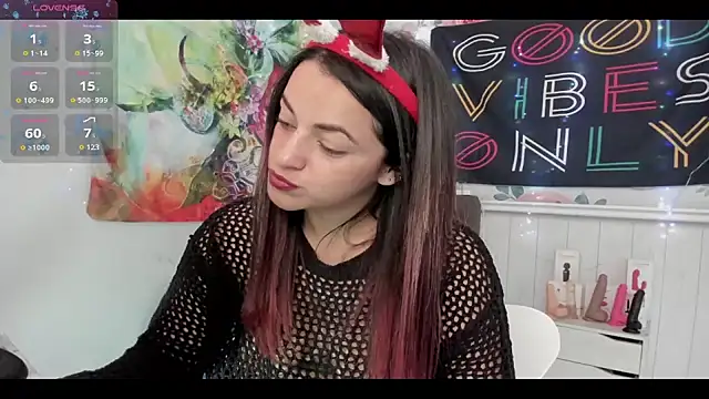 LovelyAzucena online show from December 2024 02:01:01 PM