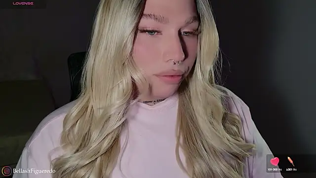 Snapshot of IsabellaFigueredo__ chatting on October 2025 01:06:02 AM IsabellaFigueredo online show from October 2025 01:06:02 AM