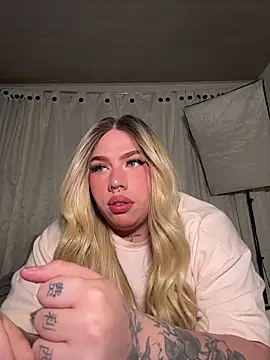 Snapshot of IsabellaFigueredo__ chatting on November 2025 11:32:01 AM IsabellaFigueredo online show from November 2025 11:32:01 AM