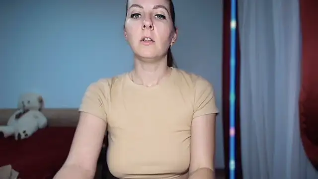 Snapshot of beauty_bella chatting on February 2025 09:38:01 PM beauty bella online show from February 2025 09:38:01 PM